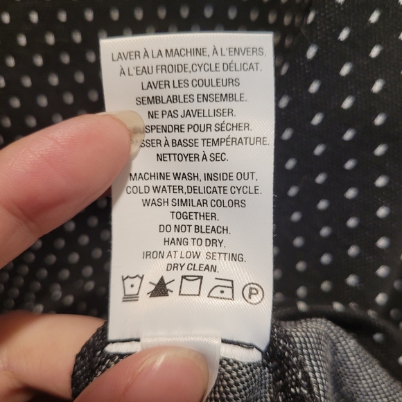 Reitmans bell sleeve top. Black with tiny white polka dots. Never worn. (US Med) - Picture 7 of 7